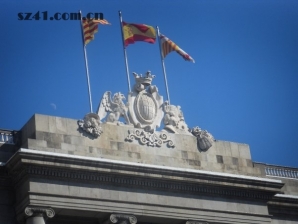 国旗高高在上